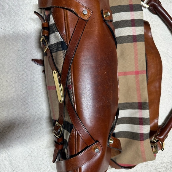 Burberry Bridle Gosford Hobo House
Canvas Handbag - Picture 9 of 16